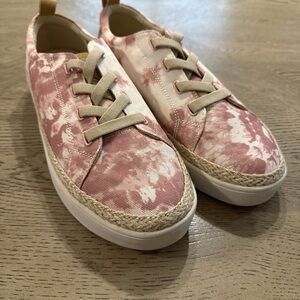 New Spenco Orthotic Gored Lace Slip-On Sneaker Malibu 21 Tie Dye Blush Size 12